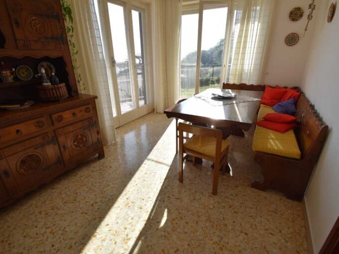 grande appartamento in vendita in zona collinare a Sanremo