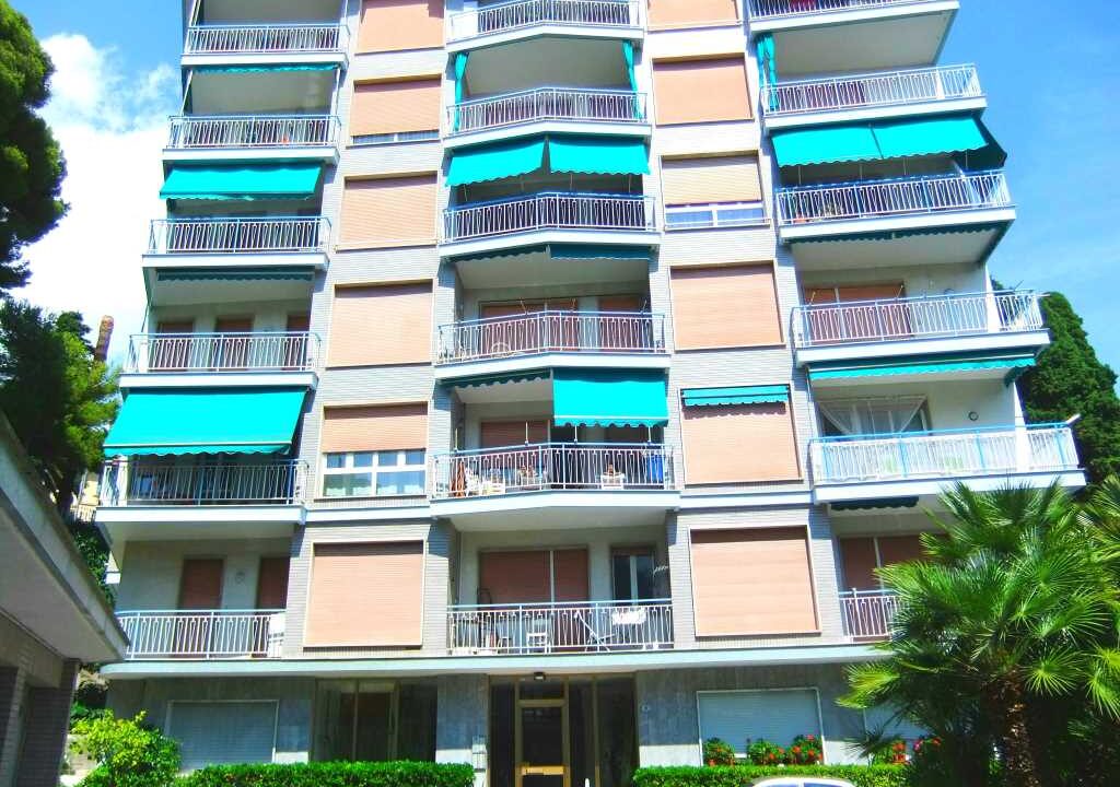 Sanremo-appartamento-ottime-condizioni-zona-Foce-con-box-auto-1