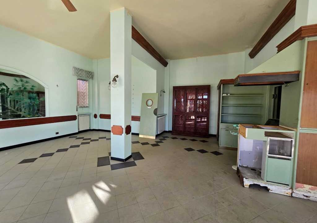 Negozio-in-vendita-ad-Ospedaletti (5)