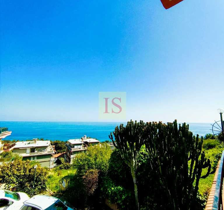 Sanremo-quadrilocale-con-posto-auto-e-vista-mare (21)