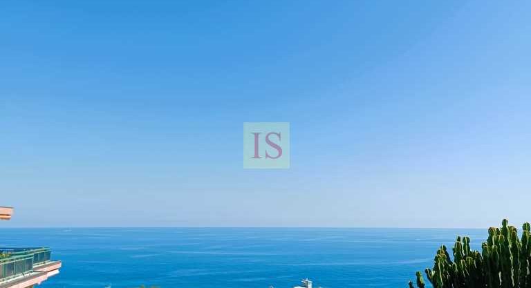 Sanremo-quadrilocale-con-posto-auto-vista-mare-giardino