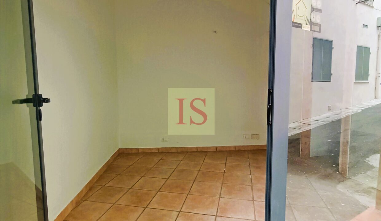 Sanremo-centro-locale-uso-laboratorio